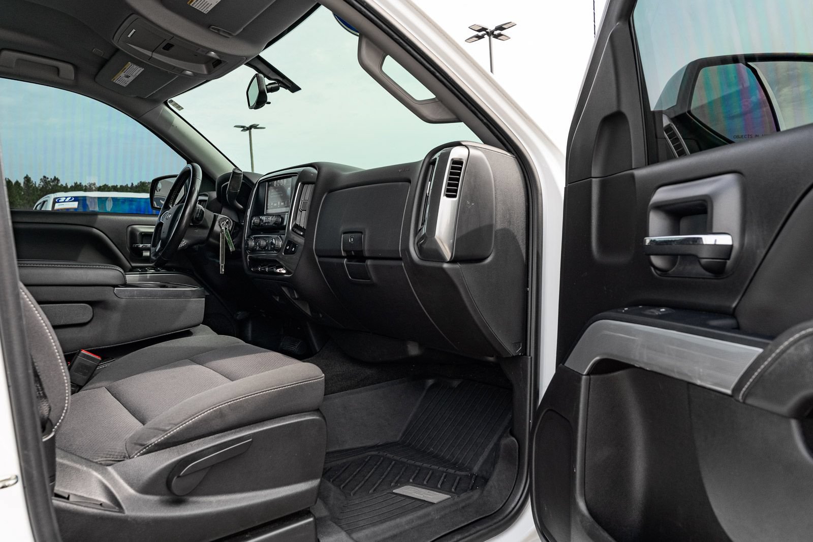 Used 2018 Chevrolet Silverado 1500 LT w/ All Star Edition AWD/4WD image 11