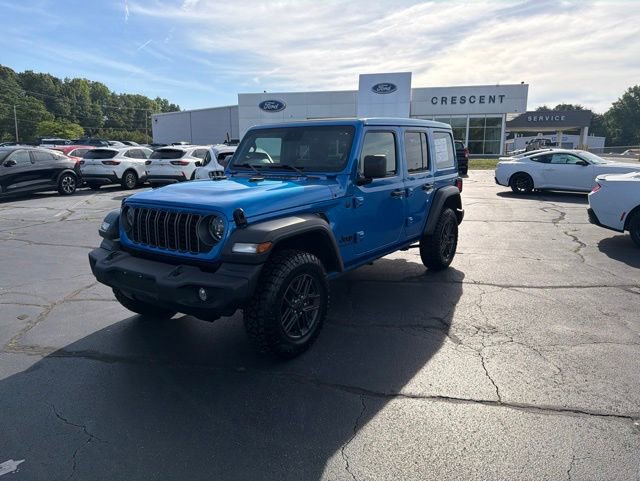 Used 2024 Jeep Wrangler Unlimited Sport AWD/4WD image 3