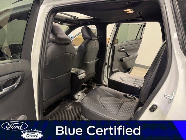 Used 2024 Toyota Highlander XSE FWD image 25