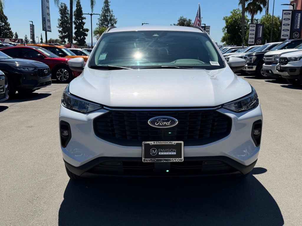 Certified 2025 Ford Escape SE FWD image 4
