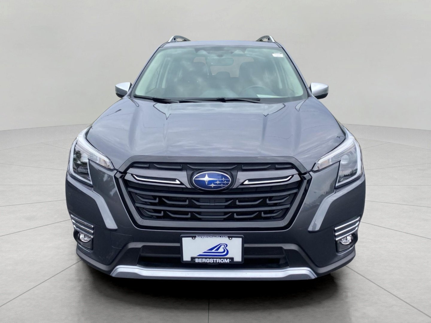 Used 2023 Subaru Forester Touring w/ Popular Package #2 AWD/4WD image 4