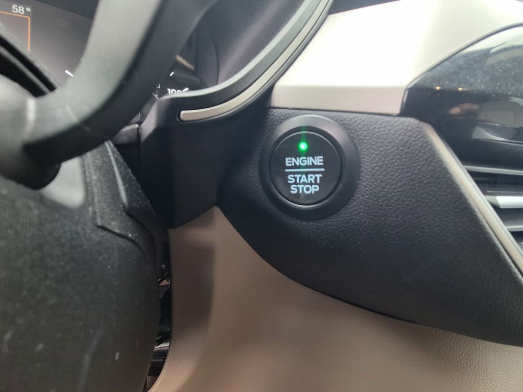 Certified 2020 Ford Escape SE image 26