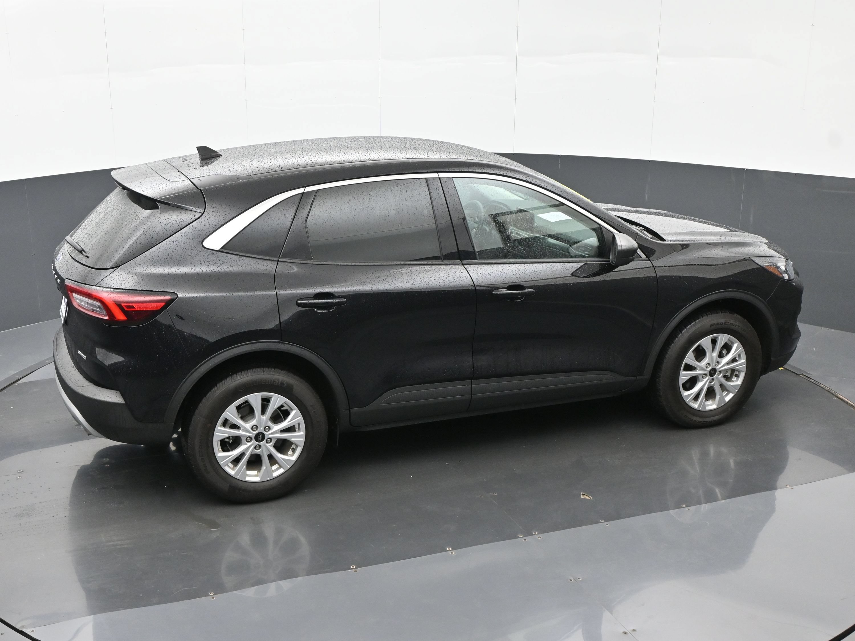 Certified 2024 Ford Escape Active AWD/4WD image 31