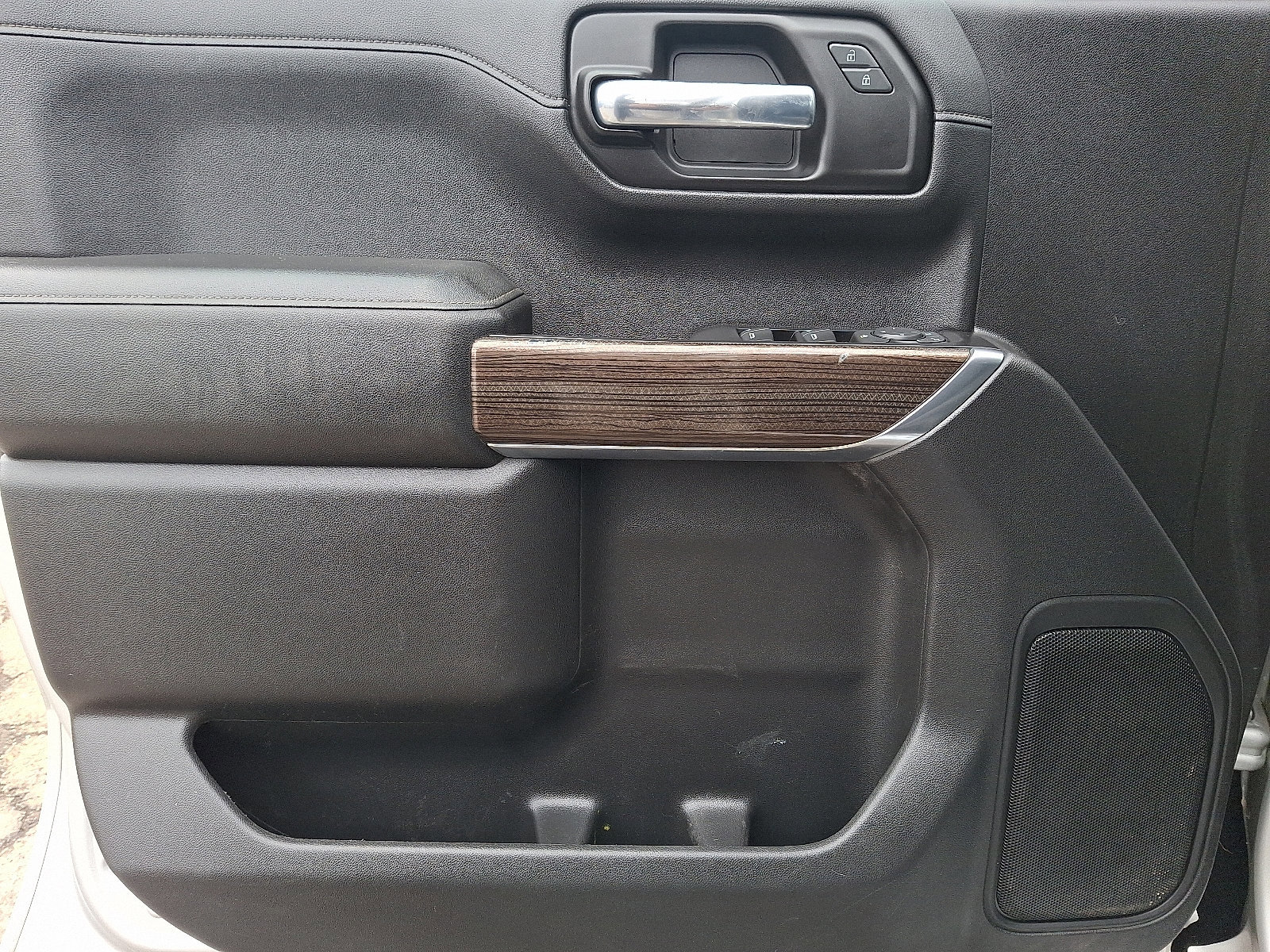 Used 2020 Chevrolet Silverado 1500 LT Trail Boss w/ Convenience Package image 12