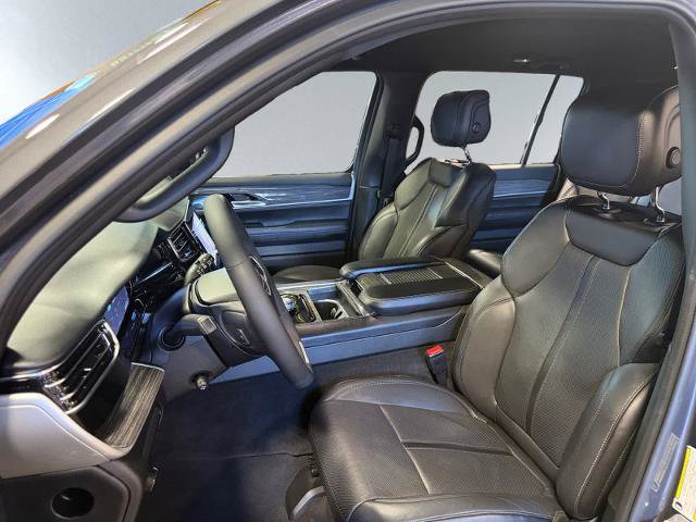 Used 2022 Jeep Wagoneer Series II AWD/4WD image 6