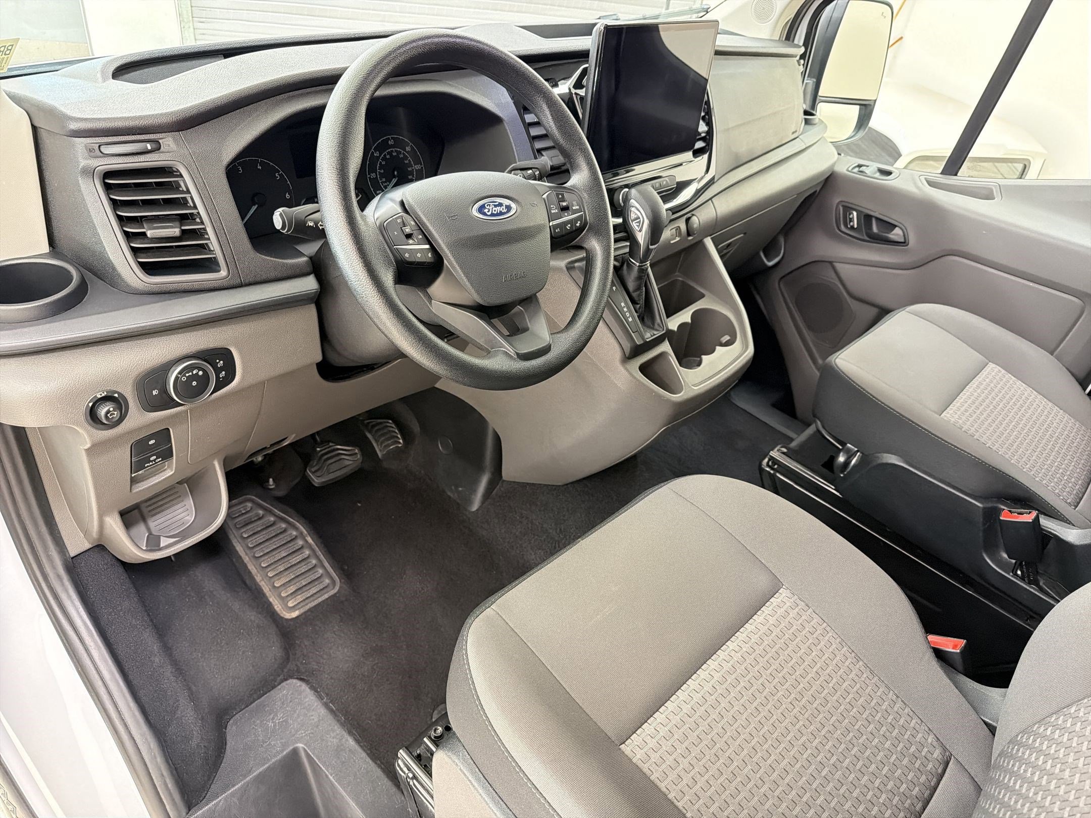 Certified 2024 Ford Transit 350 XLT RWD image 9