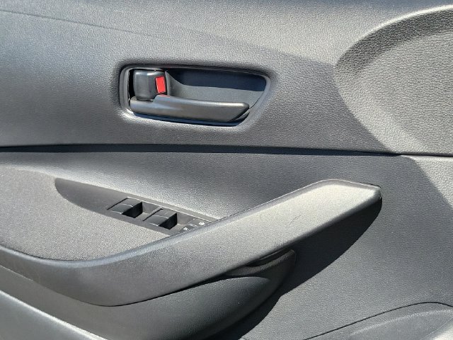 Used 2025 Toyota Corolla LE FWD image 15