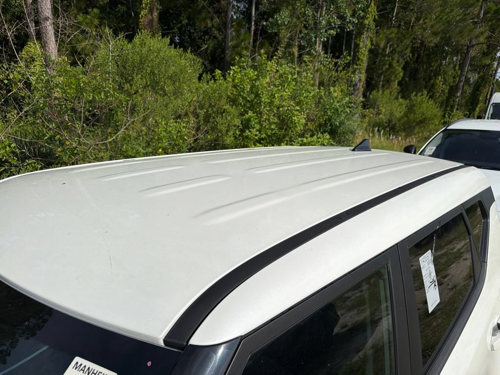Used 2025 Kia Soul LX w/ LX Technology Package FWD image 12