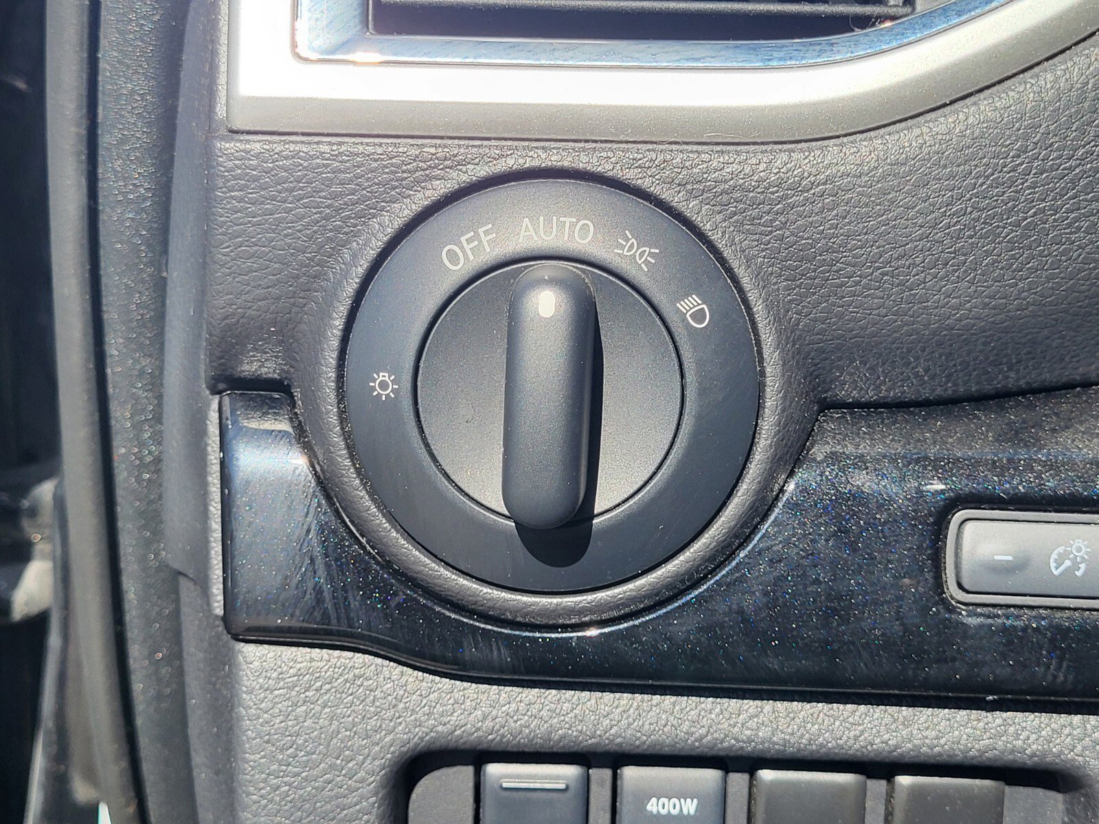 Used 2021 Nissan Titan SV w/ SV Convenience Package image 23