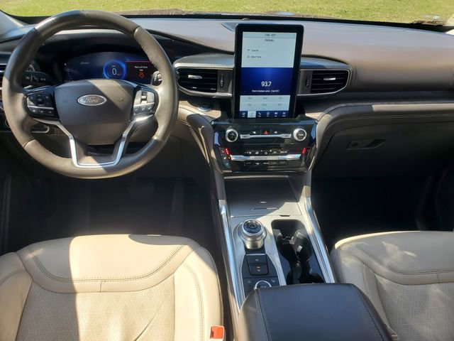 Certified 2022 Ford Explorer Platinum w/ Equipment Group 601A AWD/4WD image 24