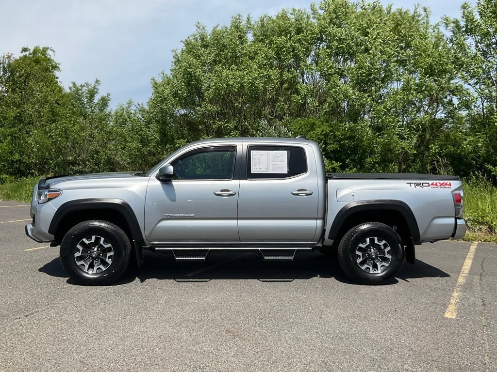 Used 2022 Toyota Tacoma TRD Off-Road AWD/4WD image 32