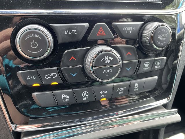 Used 2022 Jeep Grand Cherokee Limited AWD/4WD image 19