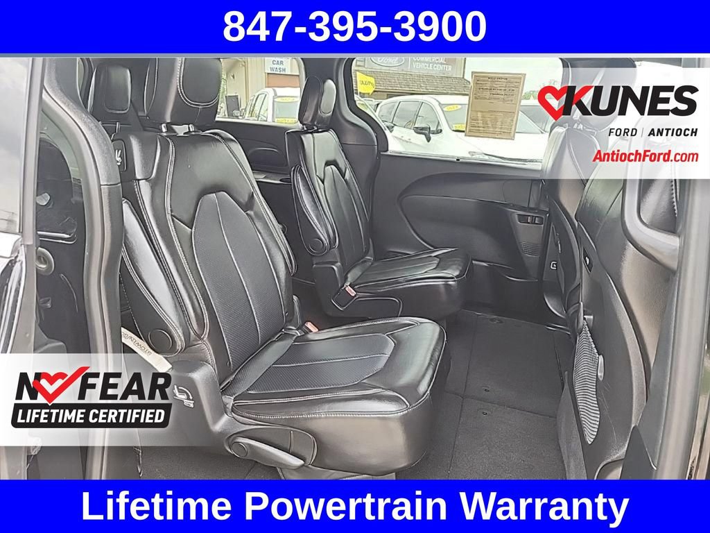 Used 2025 Chrysler Pacifica Select FWD image 47