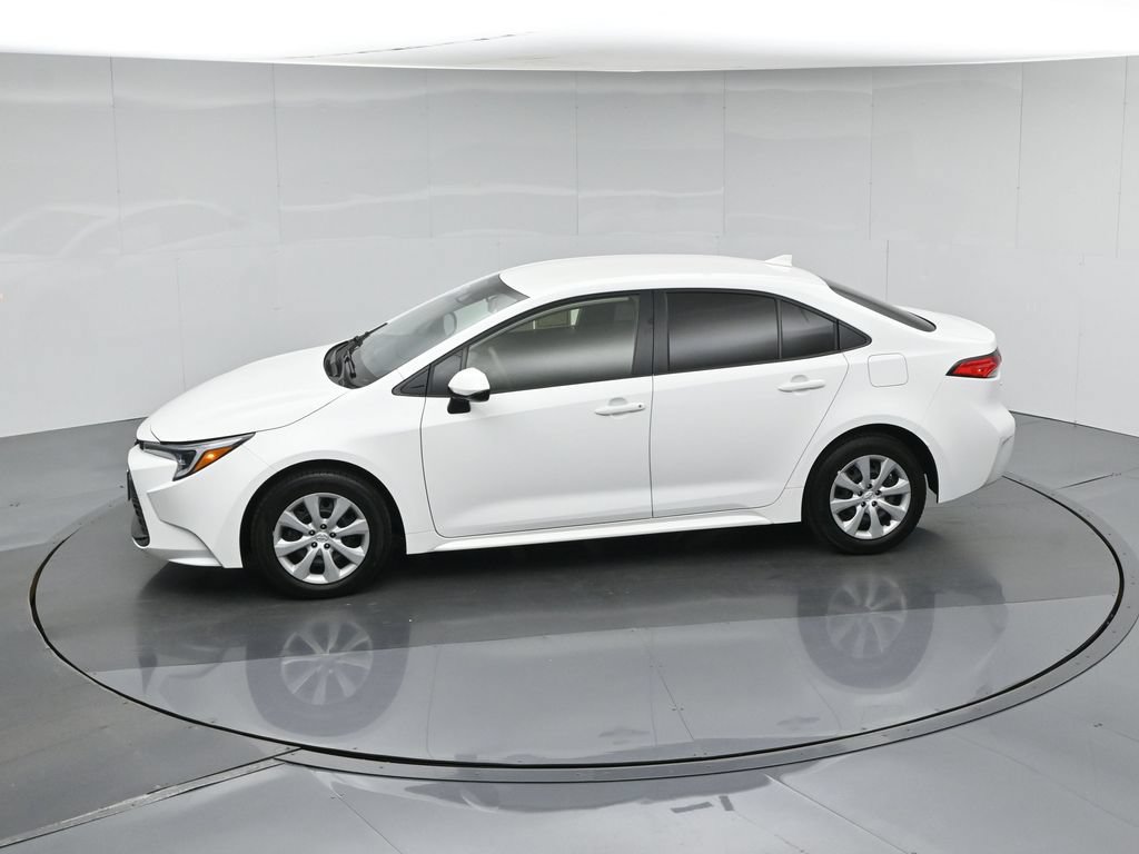 Used 2026 Toyota Corolla LE w/ Carpet Mat Package (TMS) FWD image 42