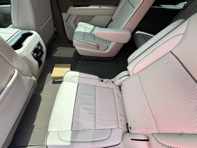 Used 2024 GMC Yukon Denali w/ Advanced Technology Package AWD/4WD image 20