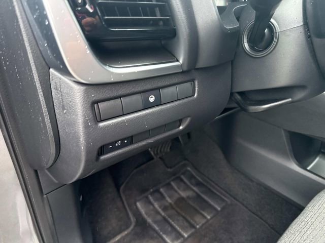 Used 2022 Nissan Rogue SV image 23