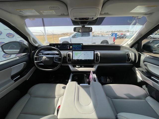 Certified 2025 Ford Expedition Active image 11