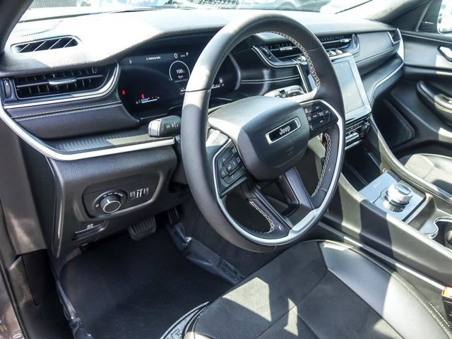 Used 2024 Jeep Grand Cherokee Altitude image 14