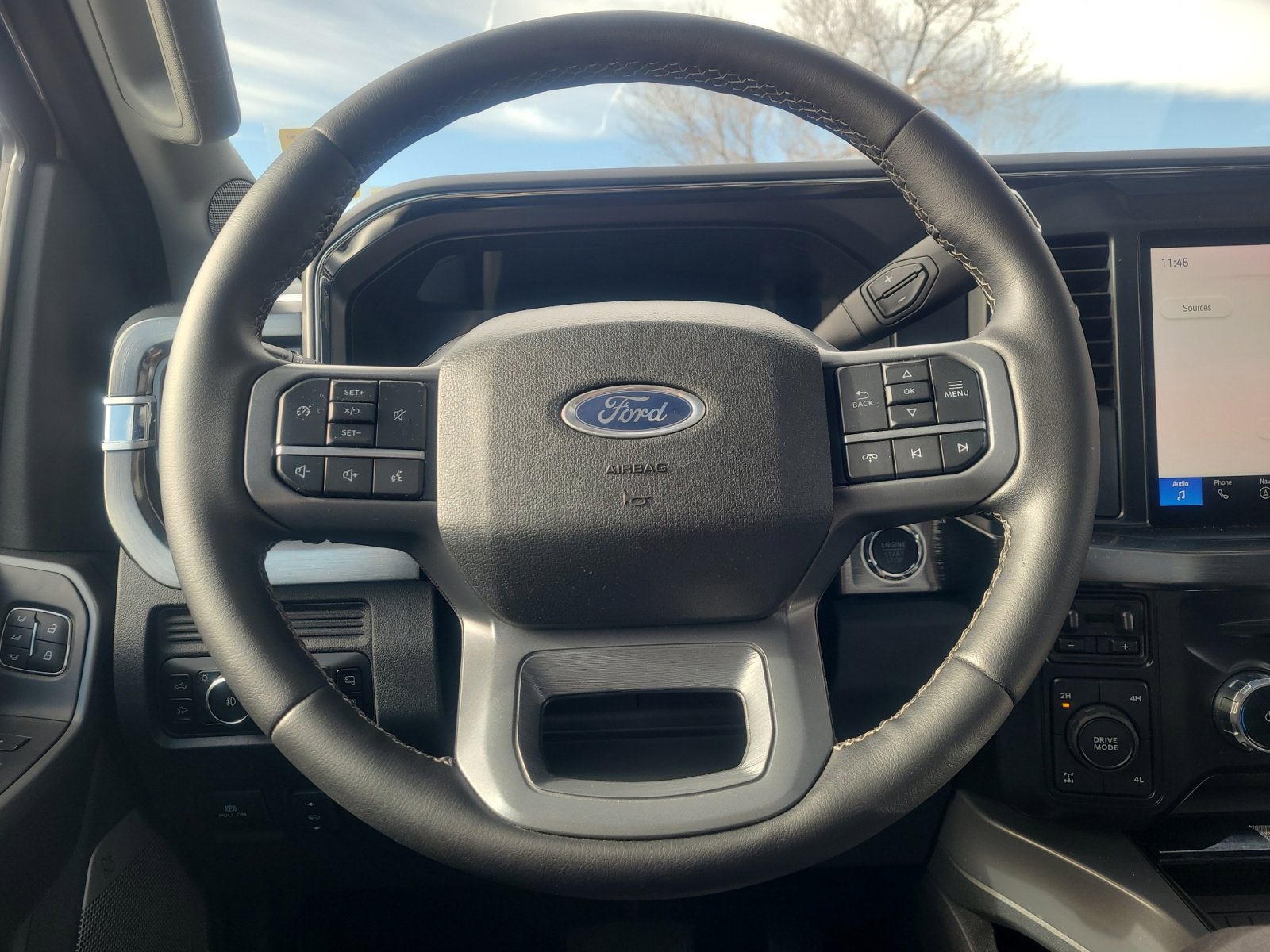 Certified 2025 Ford F350 Lariat w/ Black Appearance Package image 9