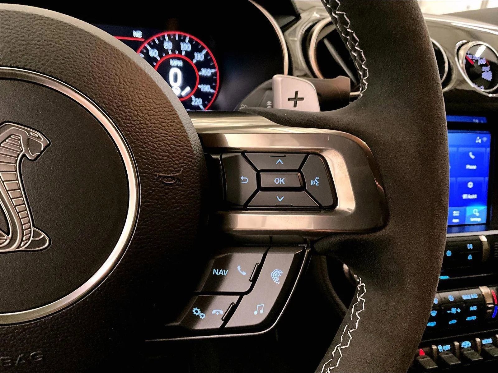 Certified 2020 Ford Mustang Shelby GT500 w/ Carbon Fiber Track Pack RWD image 18