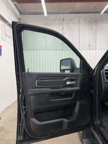 Used 2024 RAM 2500 Big Horn w/ Sport Appearance Package image 8