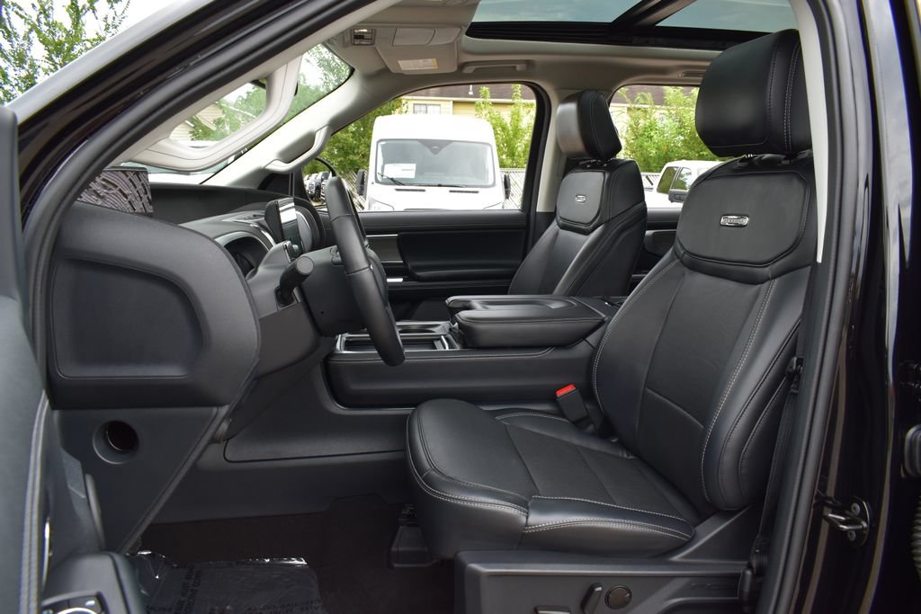 Certified 2025 Ford Expedition Platinum AWD/4WD image 24