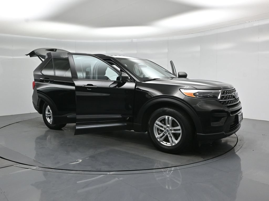 Certified 2023 Ford Explorer XLT RWD image 30