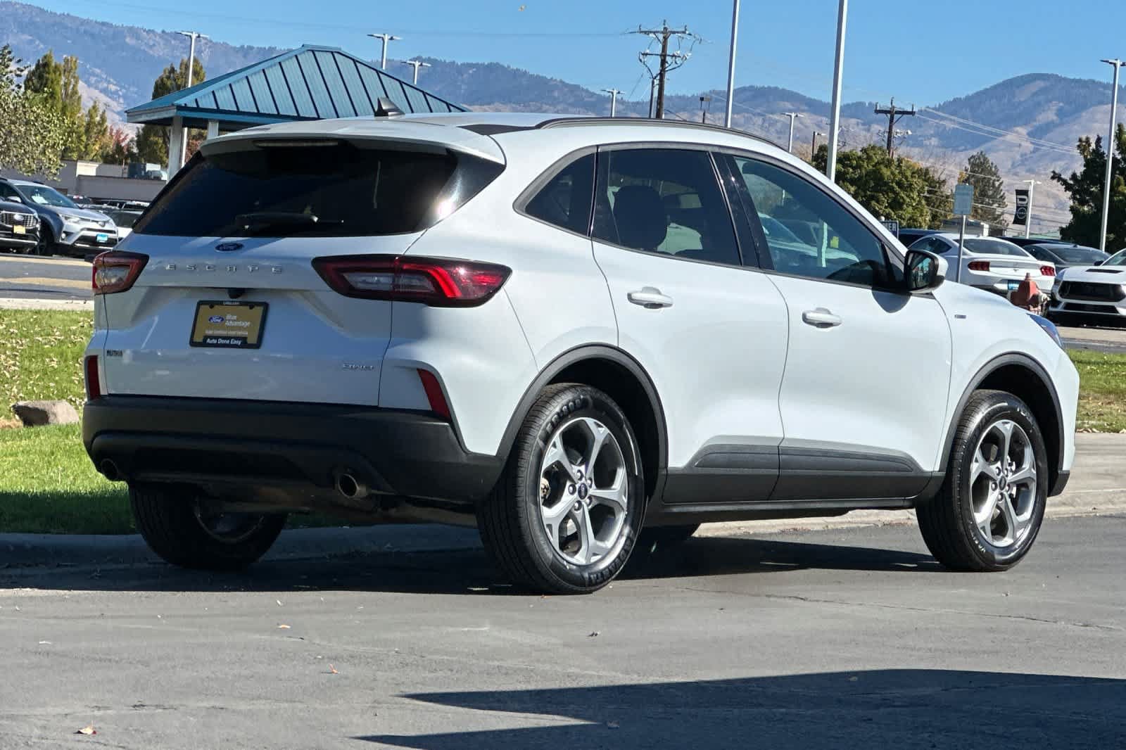 Certified 2025 Ford Escape ST-Line Select AWD/4WD image 2