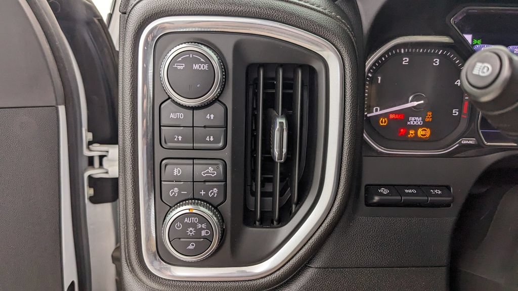 Used 2023 GMC Sierra 2500 Denali w/ Technology Package AWD/4WD image 22