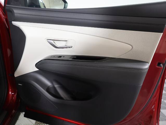 Used 2025 Hyundai Tucson Limited AWD/4WD image 37