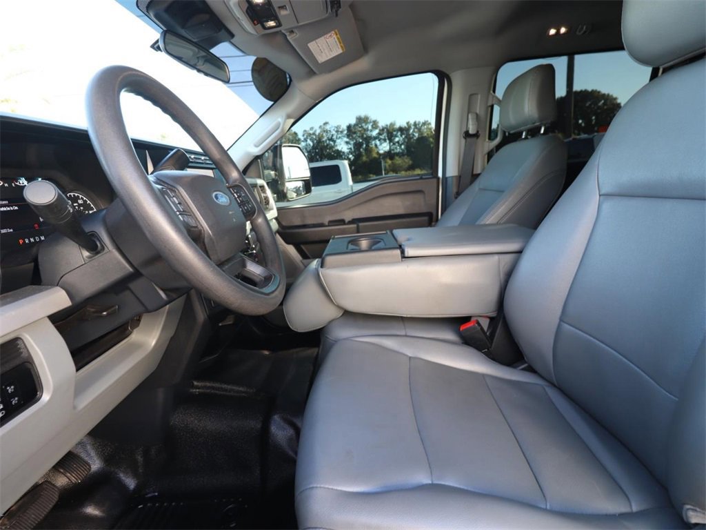 Certified 2023 Ford F550 2WD Crew Cab Super Duty image 8
