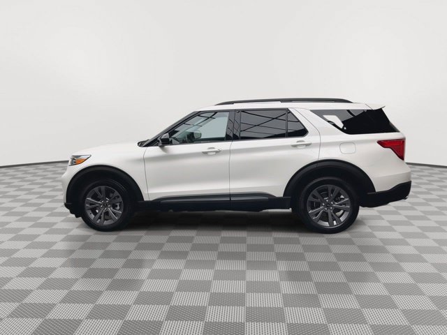 Certified 2023 Ford Explorer XLT w/ Equipment Group 202A AWD/4WD image 36