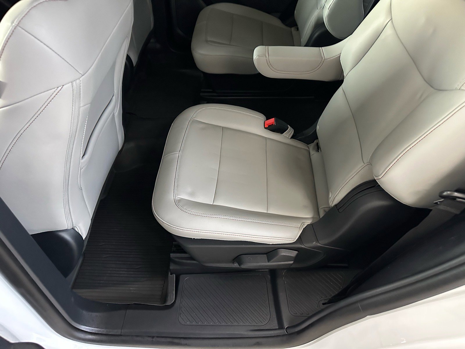 Certified 2025 Ford Explorer Active w/ Active Comfort Package image 24