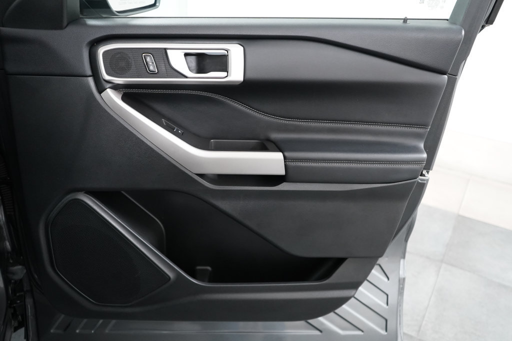 Certified 2023 Ford Explorer XLT w/ Equipment Group 202A AWD/4WD image 33