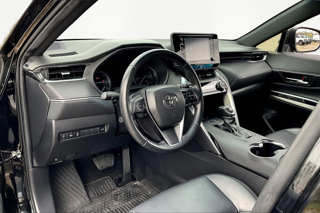 Used 2022 Toyota Venza XLE image 14
