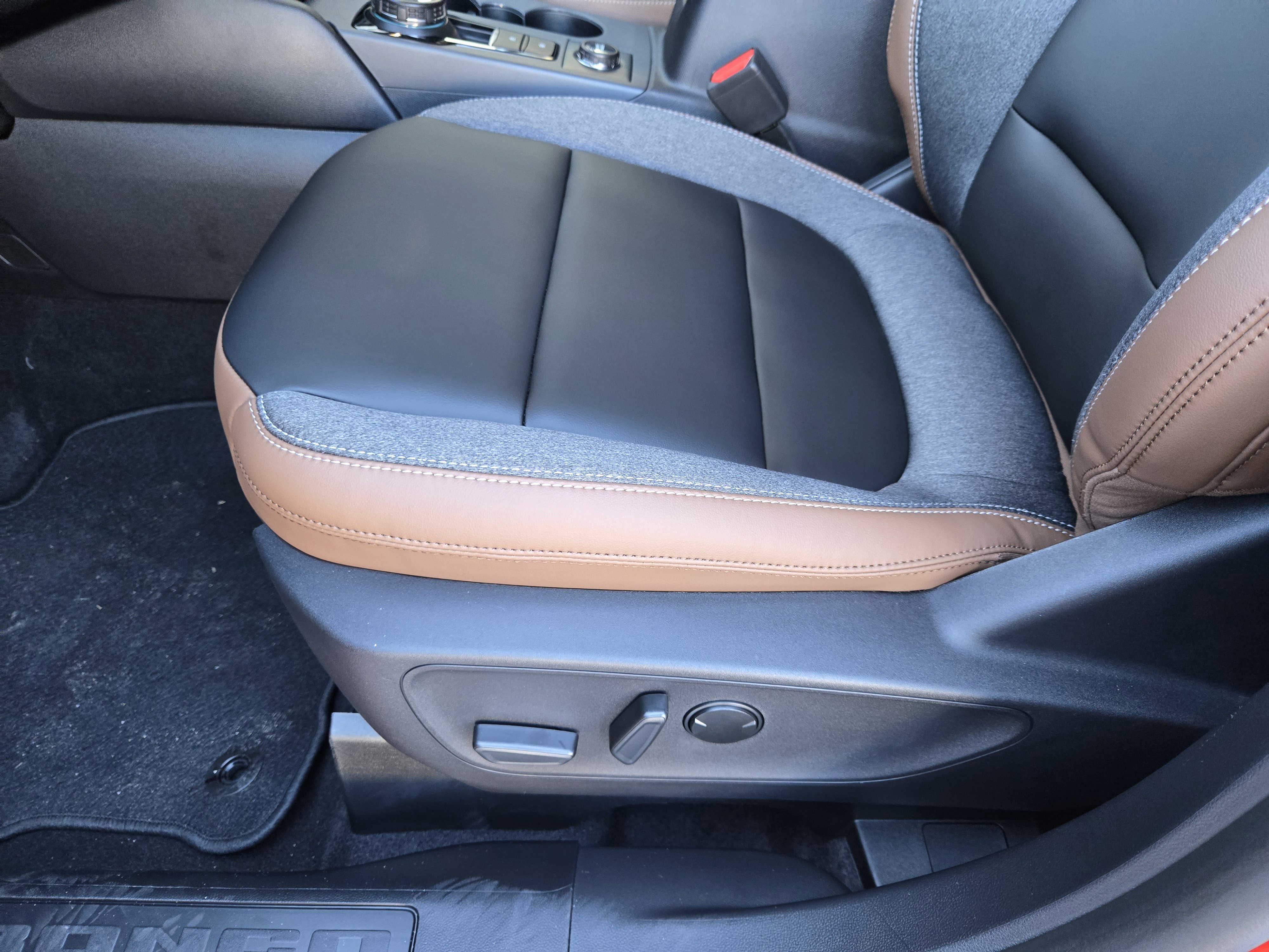 Certified 2024 Ford Bronco Sport Outer Banks w/ Tech Package image 22