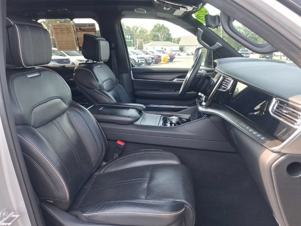 Used 2024 Jeep Grand Wagoneer L Series II w/ Quick Order Packagew 28T AWD/4WD image 16