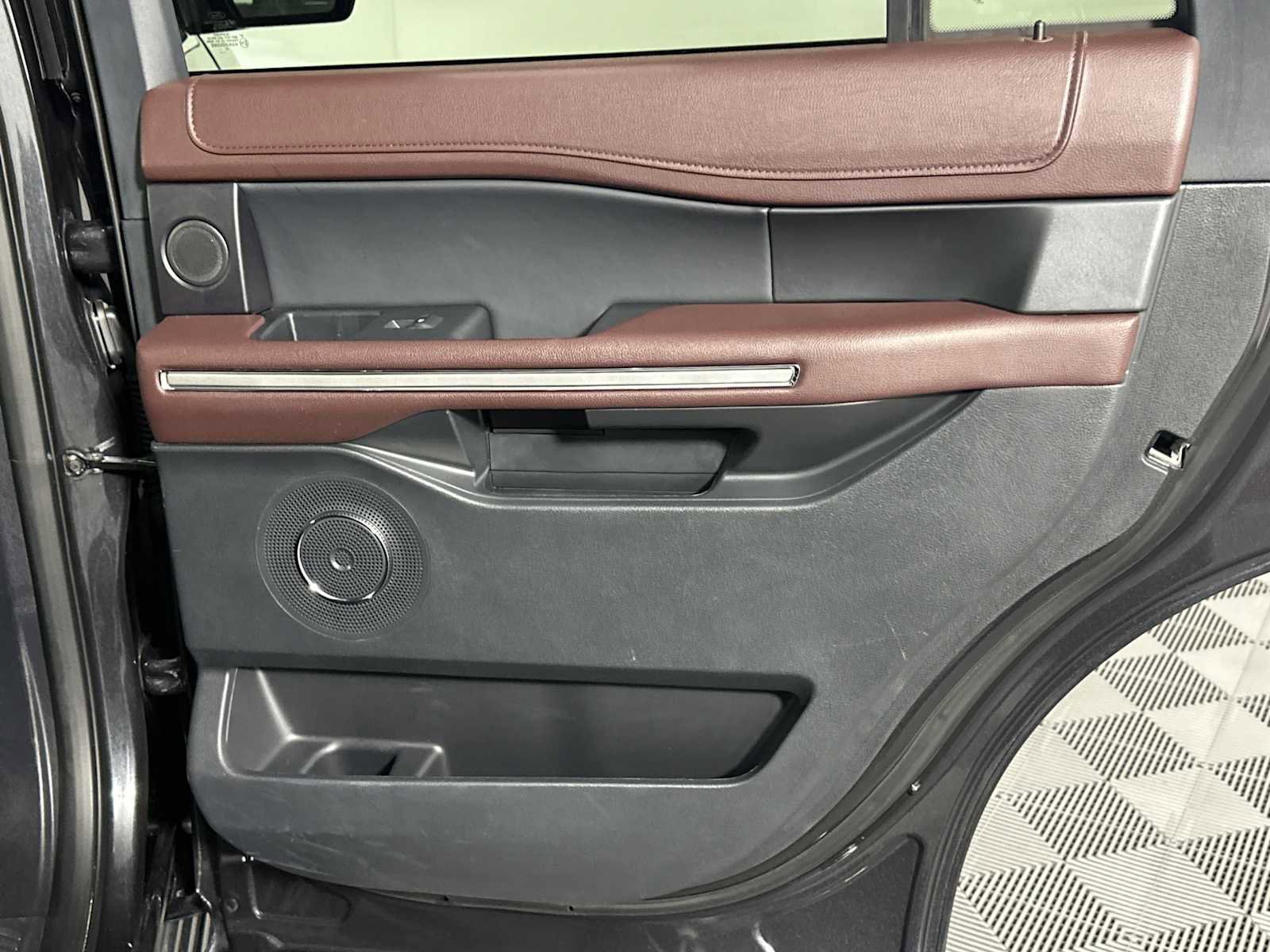 Certified 2024 Ford Expedition Limited image 18