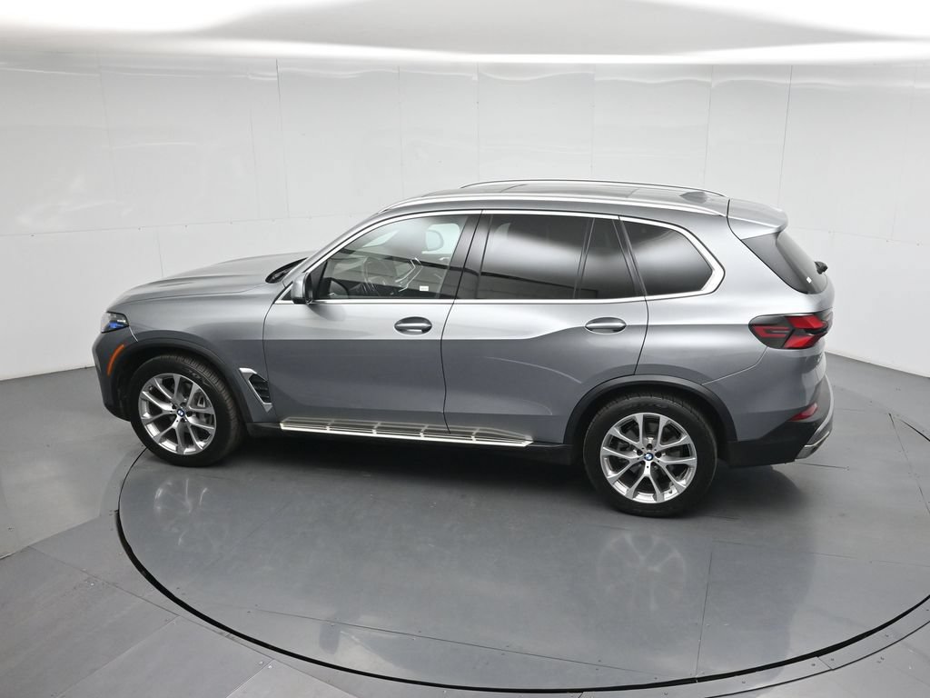 Used 2024 BMW X5 xDrive40i AWD/4WD image 45