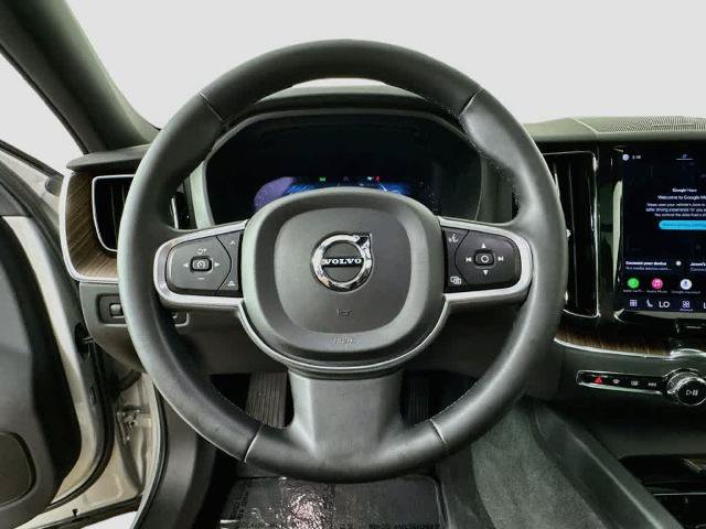 Used 2022 Volvo XC60 B5 Momentum w/ Advanced Package FWD image 14