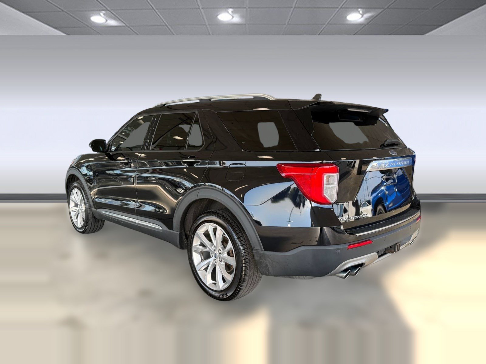 Certified 2022 Ford Explorer Platinum w/ Equipment Group 601A AWD/4WD image 3