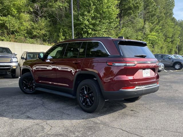 Used 2025 Jeep Grand Cherokee Laredo X w/ Luxury Tech Group I image 3
