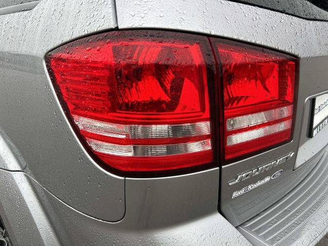 Used 2018 Dodge Journey SE w/ Connectivity Group FWD image 11