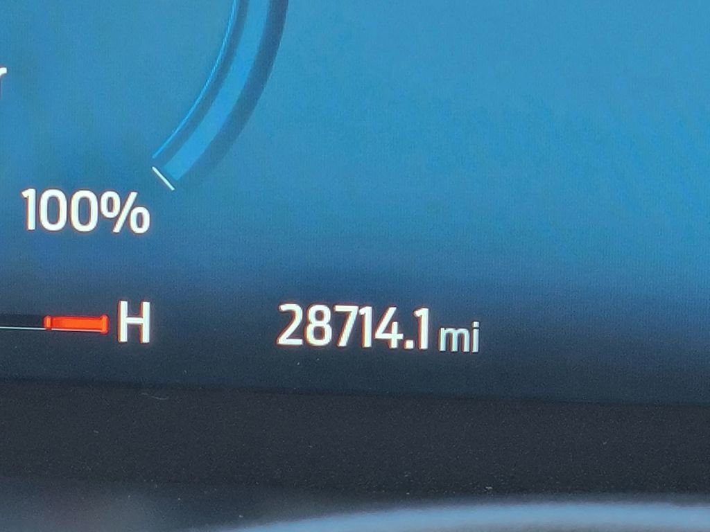 Certified 2025 Ford Escape SE w/ PHEV Premium Package image 36