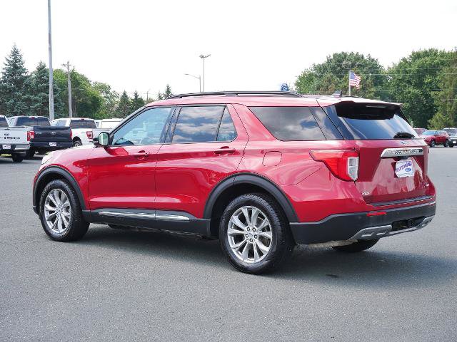 Certified 2023 Ford Explorer XLT w/ Equipment Group 202A AWD/4WD image 3