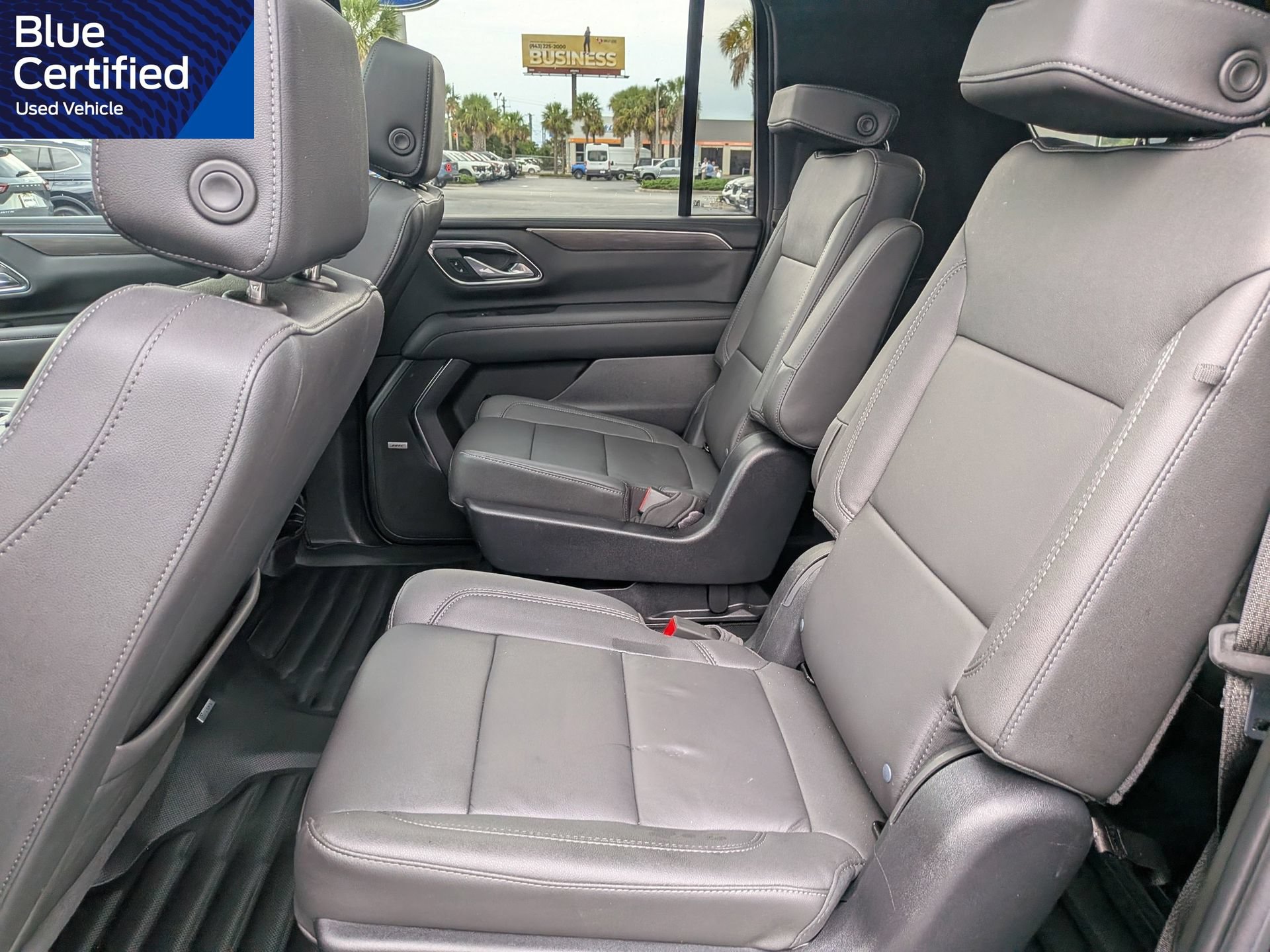 Used 2024 Chevrolet Suburban Z71 w/ Luxury Package AWD/4WD image 17