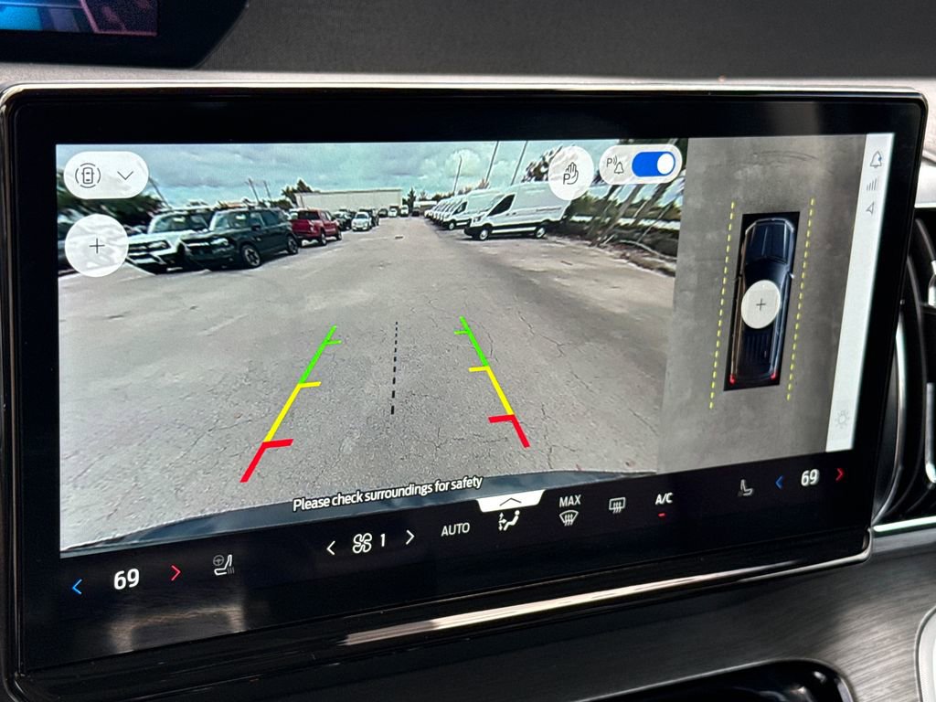 Certified 2025 Ford Expedition Max Platinum image 23