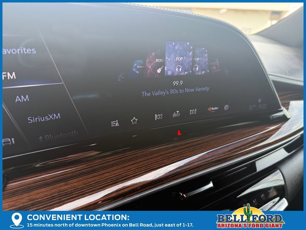 Used 2024 Cadillac Escalade ESV Premium Luxury AWD/4WD image 28
