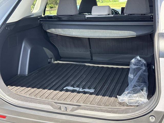 Used 2025 Toyota RAV4 XLE w/ Convenience Package AWD/4WD image 12