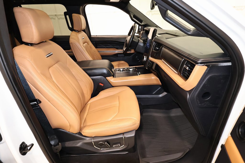 Certified 2024 Ford Expedition Platinum image 26